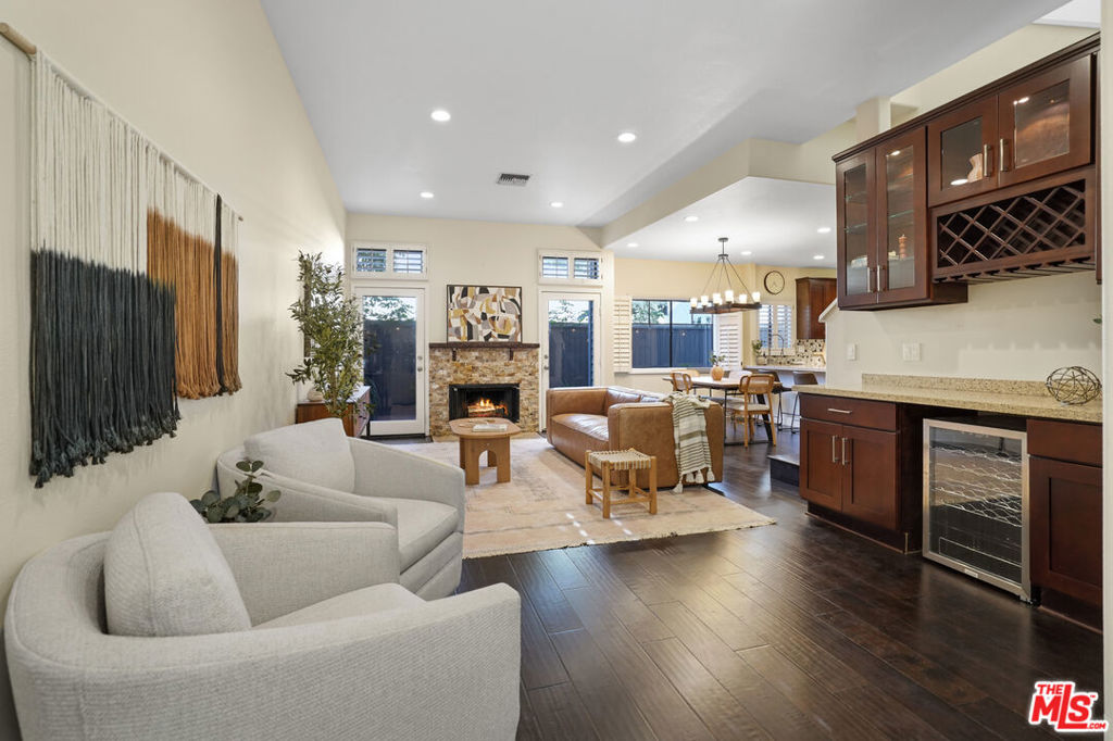 384 E Del Mar Boulevard