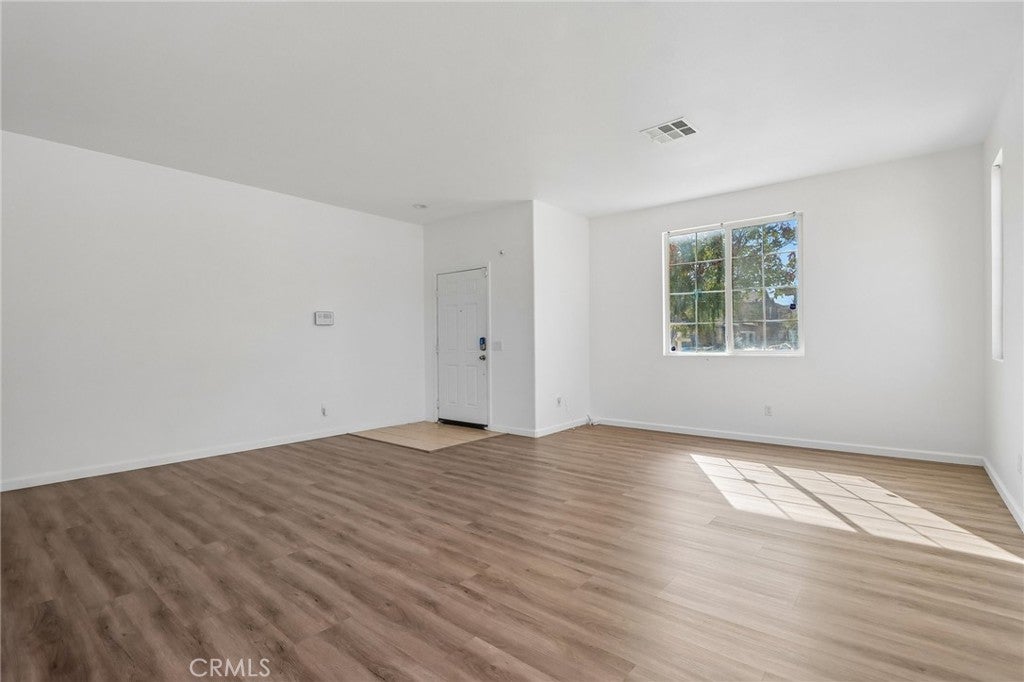 3147 W Lingard