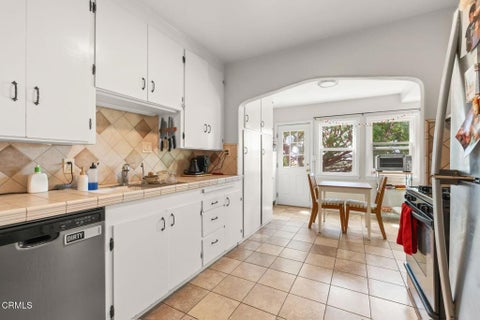 Tiny photo for 832 Buena Vista Street, Ventura, CA 93001 (MLS # V1-38628)