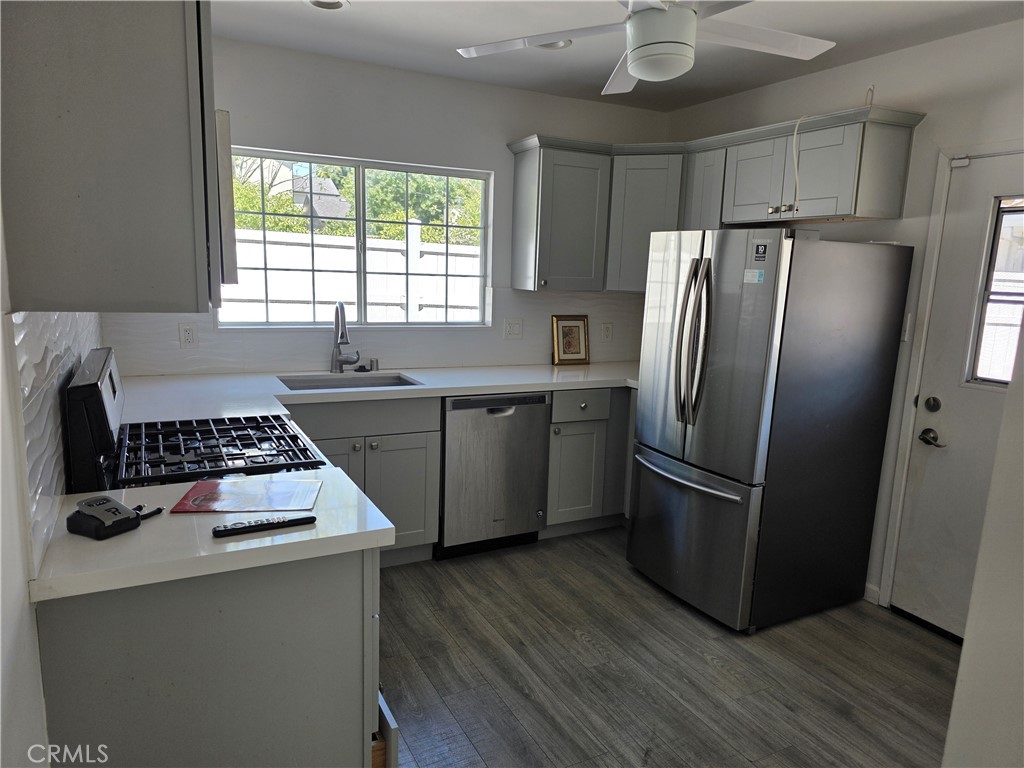Welcome to Permitted ADU , a newly constructed 2-bed, 1-bath home in Porter Ranch. Light and bright. Recessed lighting throughout. Bedrooms with laminate floors and double-pane windows. Kitchen features new cabinets and appliances. Laundry Inside.
This charming 2-bedroom, 1-bath residence offers 930 sq ft of thoughtfully designed living space, clean, and ready for immediate move-in.