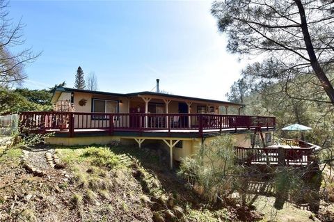 Photo of 4653 Green Pine Lane Ln, Paso Robles, CA 93446 (MLS # NS25192219)