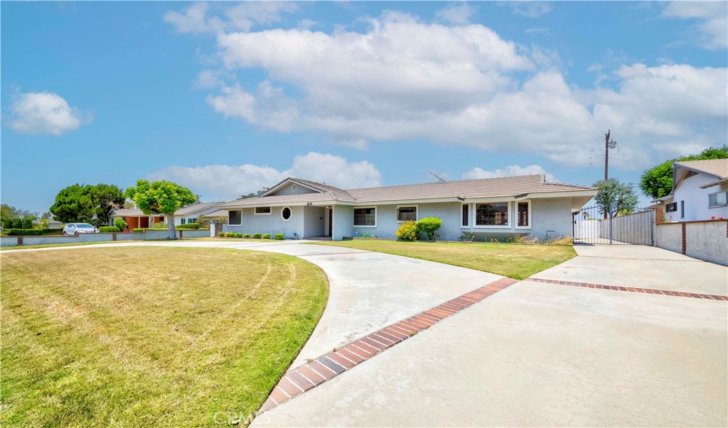 2837 E Mesa Drive