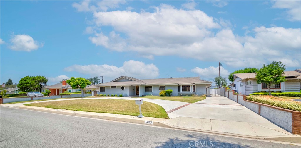 2837 E Mesa Drive