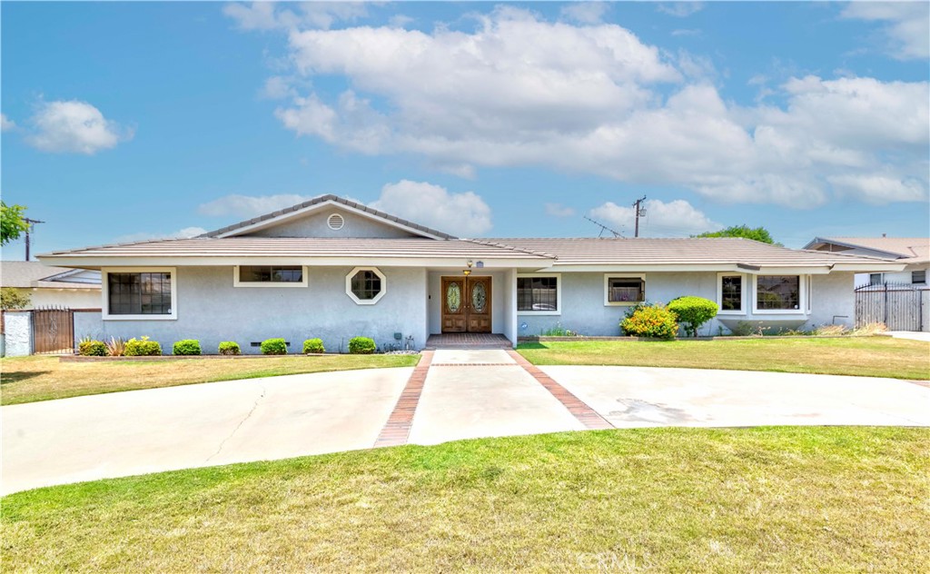 2837 E Mesa Drive