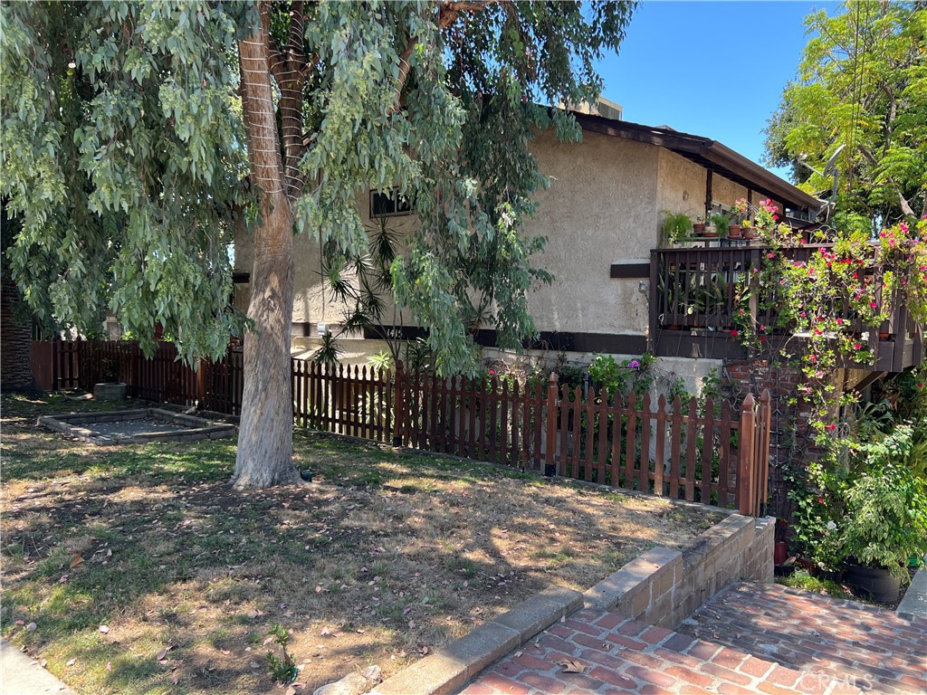 Presented by Next Real Estate Advisors
Welcome to this beautifully maintained townhouse located in Northwest Pasadena! Nestled in a quiet, well-kept community, this charming residence offers comfort, convenience, and timeless appeal.
This spacious townhouse features:
3 Bedrooms & 2 Bathrooms
Bright & open living space with plenty of natural light
A modern kitchen with ample cabinetry, granite countertops, and stainless-steel appliances
Cozy dining area perfect for gatherings
Private patio ideal for morning coffee or evening relaxation
Attached 2-car garage with direct access
Located minutes from Rose Bowl Stadium, Old Town Pasadena, shopping, parks, and top-rated schools—this home offers the perfect blend of suburban tranquility and city convenience.
Don’t miss your opportunity to own a lovely Pasadena home in this desirable neighborhood!
Contact Devone Richard today to schedule a private tour.