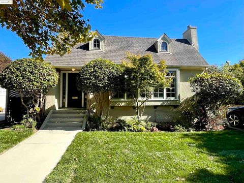 Photo of 1415 Trestle Glen Rd Rd, Oakland, CA 94610 (MLS # 41115405)