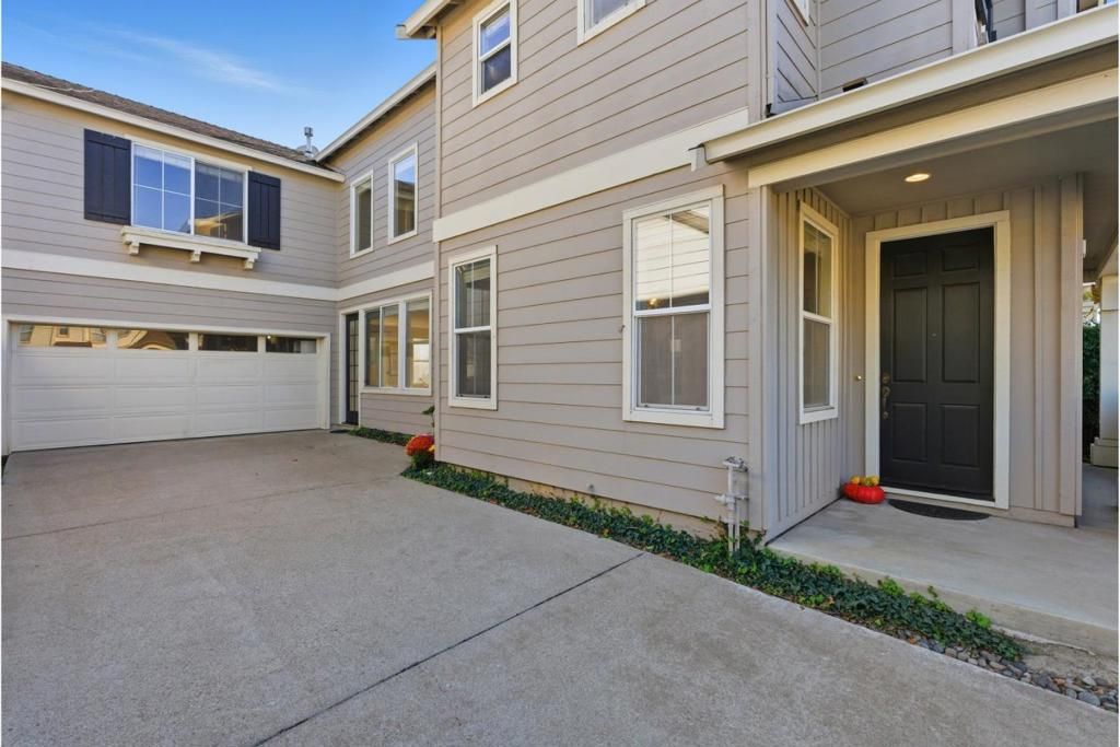 Photo of 956 Mouton Circle, East Palo Alto, CA 94303 (MLS # ML82025820)