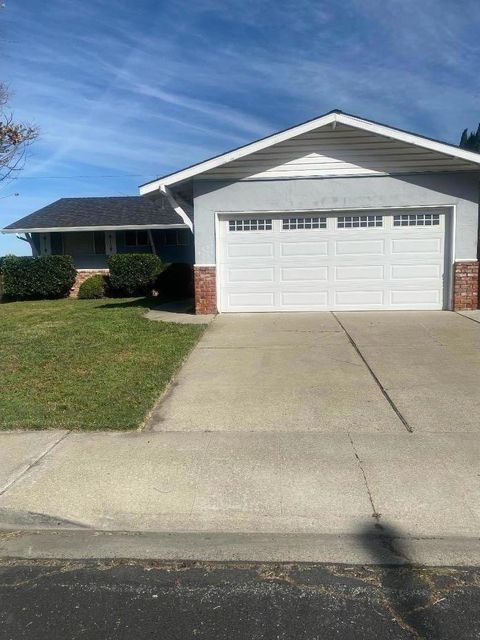 Photo of 1601 Big Bend Drive, Milpitas, CA 95035 (MLS # ML82039946)