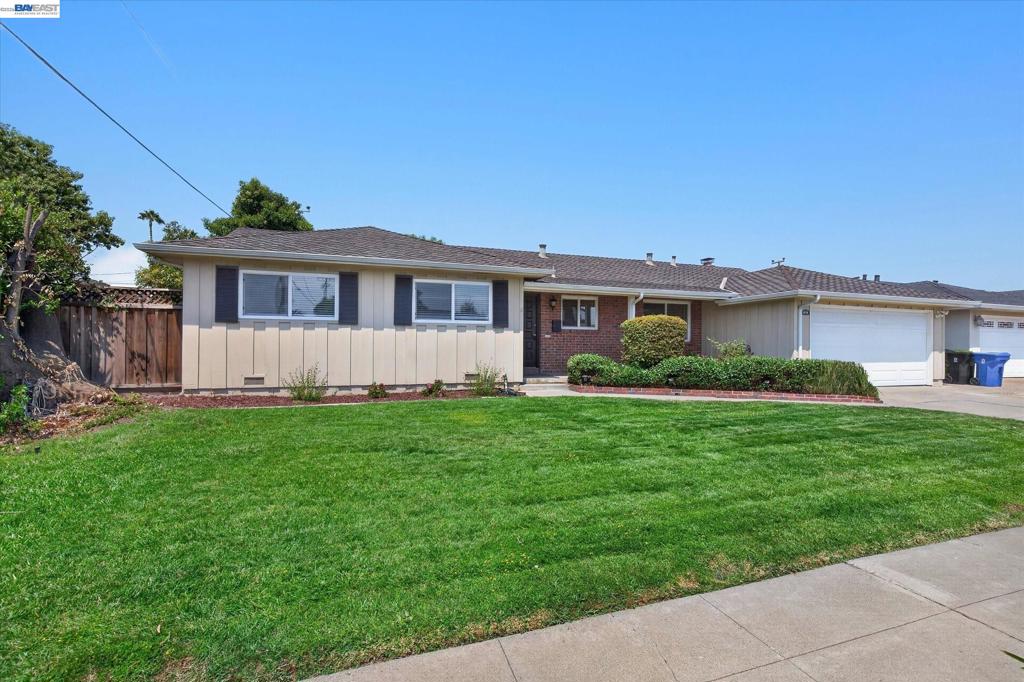 5279 Eggers Dr