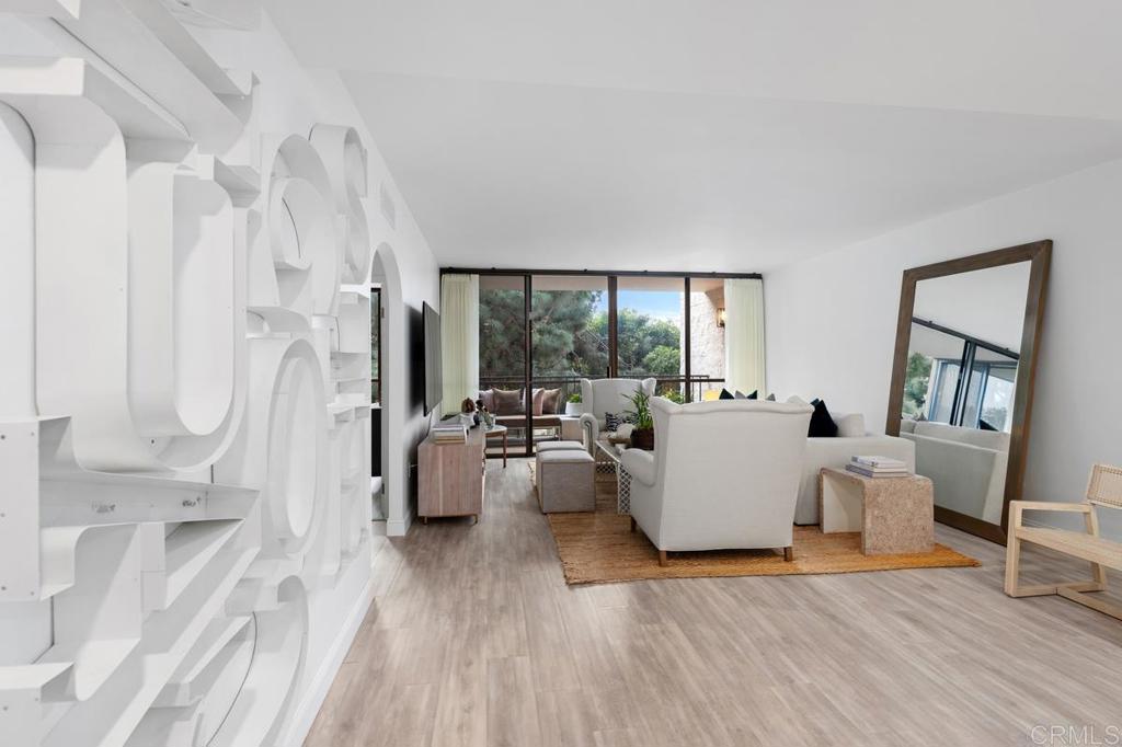 2500 Torrey Pines Rd 201