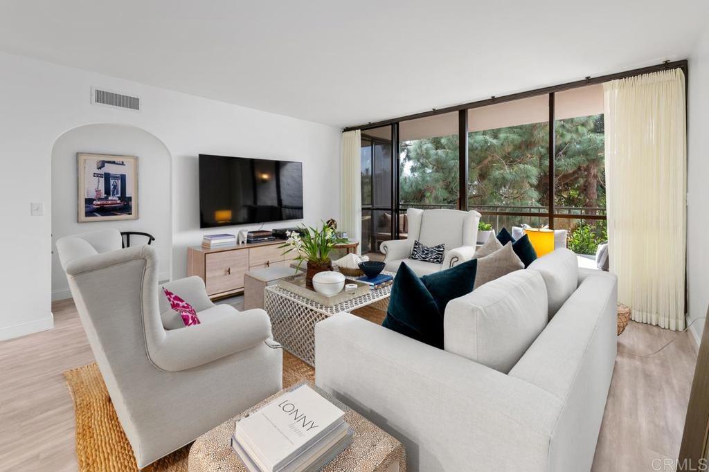 2500 Torrey Pines Rd 201