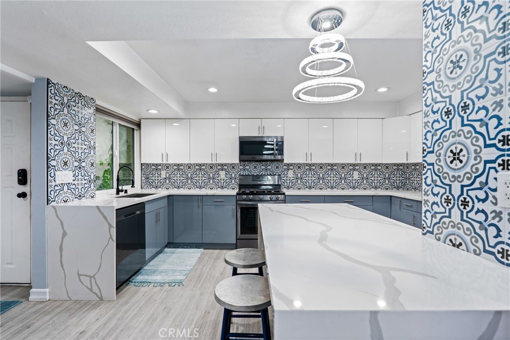 7625 Reseda Boulevard 302