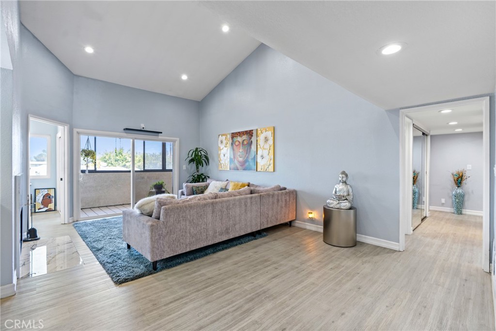 7625 Reseda Boulevard 302