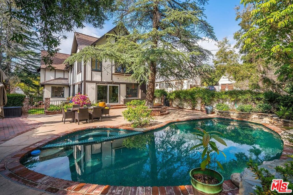 1944 Montecito Drive