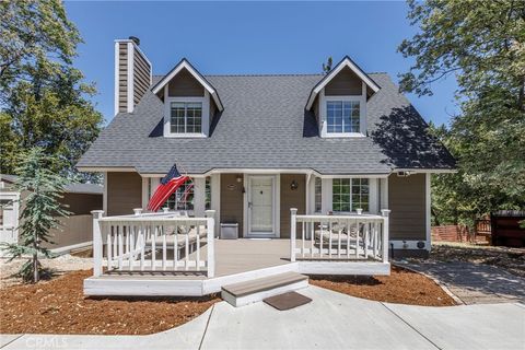 Photo of 1164 Klondike Dr, Lake Arrowhead, CA 92352 (MLS # IG26104140)