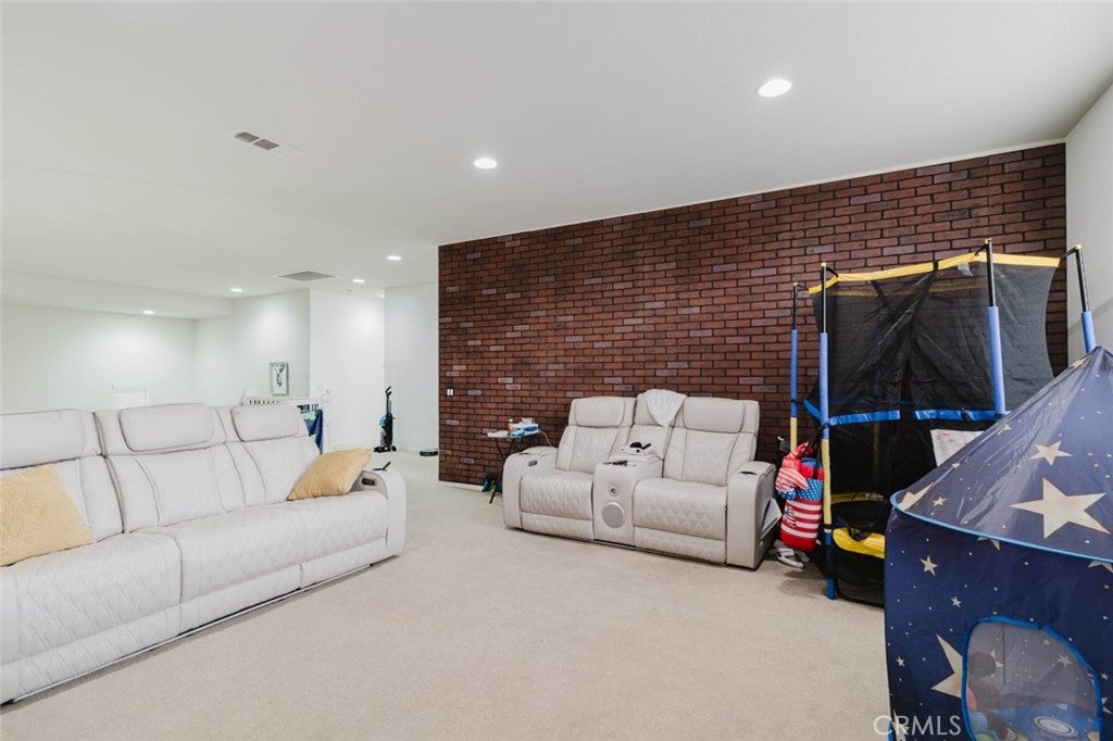 44906 Lotus Lane
