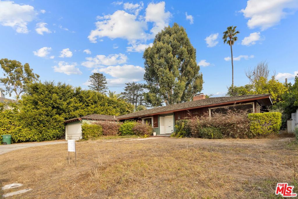 101 Larkin Place