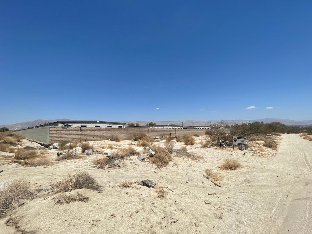 4.98 Acre lot for sale! County Use Code: Vacant Residential Land. This great property boasts a wonderful location, offering abundant opportunities for development or personal enjoyment. Very close to Dillon Rd and Palm Drive.** The lot is located right behind the property address on 66251 Dillon Rd.*Buyer is advised to verify all information through personal inspection.