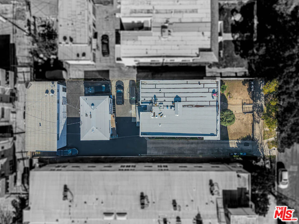 525 N Kenmore Avenue