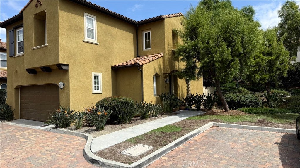 1 Paseo Vista