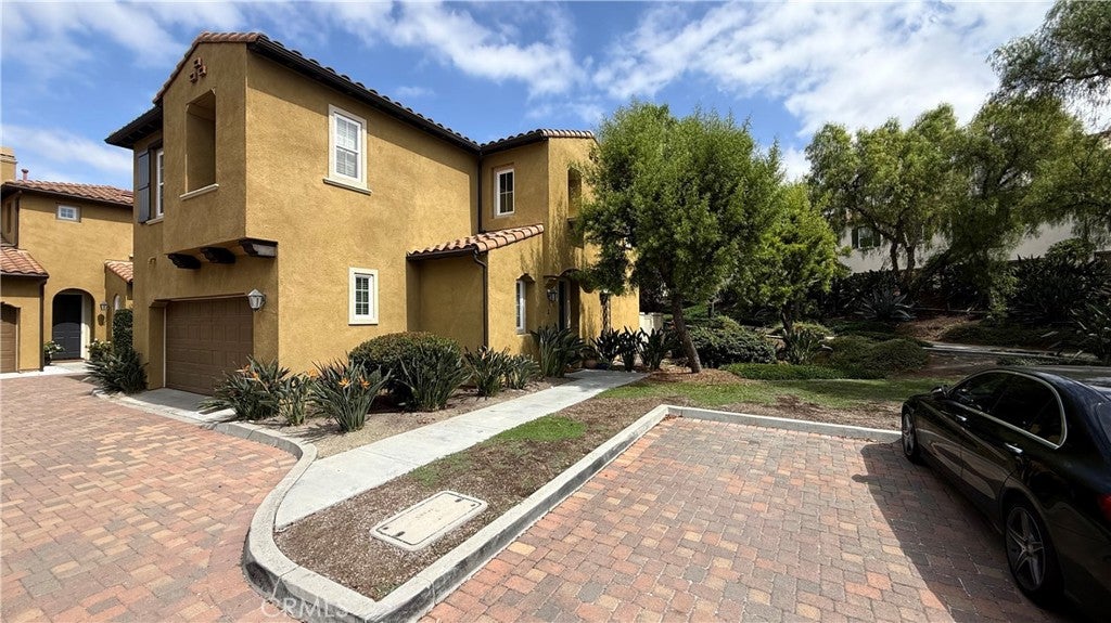 1 Paseo Vista