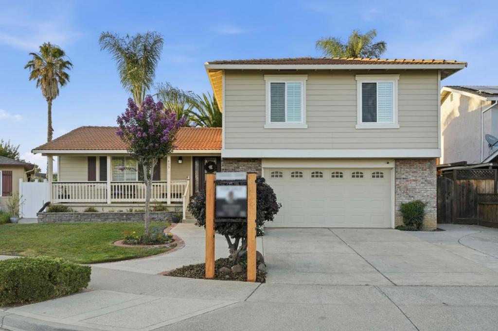 495 London Drive