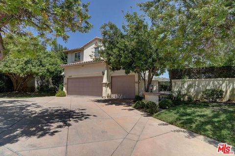 Photo of 23863 Erin Place, West Hills, CA 91304 (MLS # 26829981)