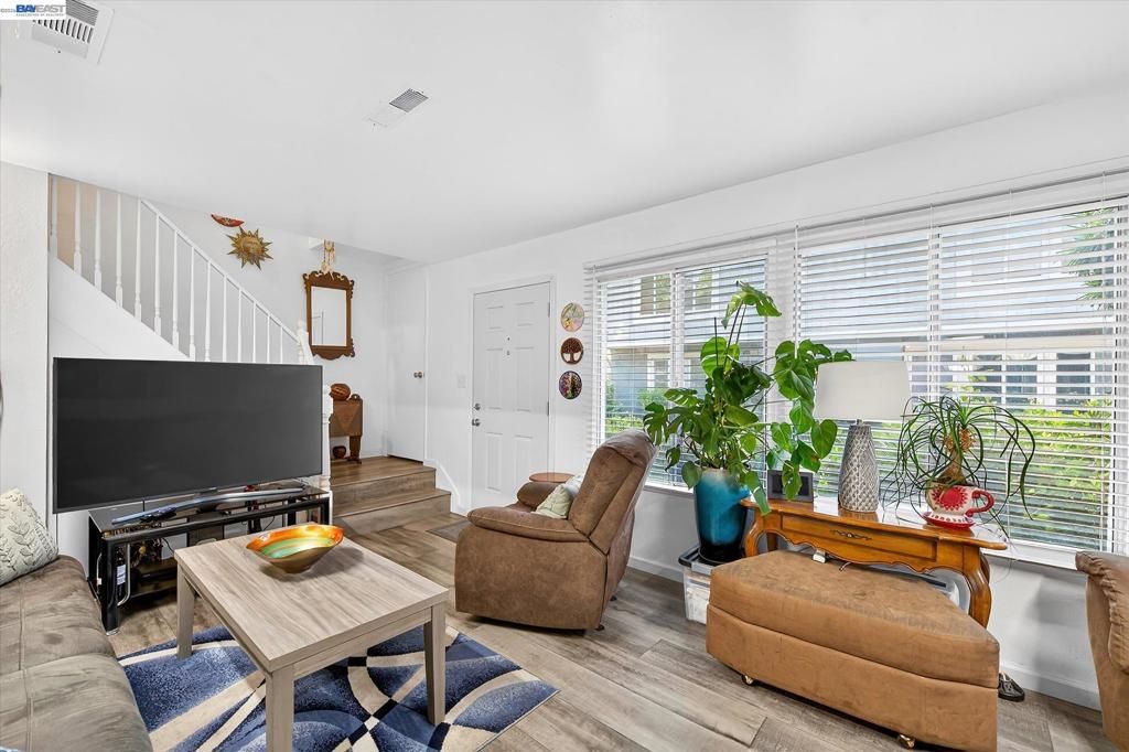 Photo of 4416 Comanche Way Way, Pleasanton, CA 94588 (MLS # 41131281)