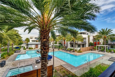 413 Transport Tustin CA 92782