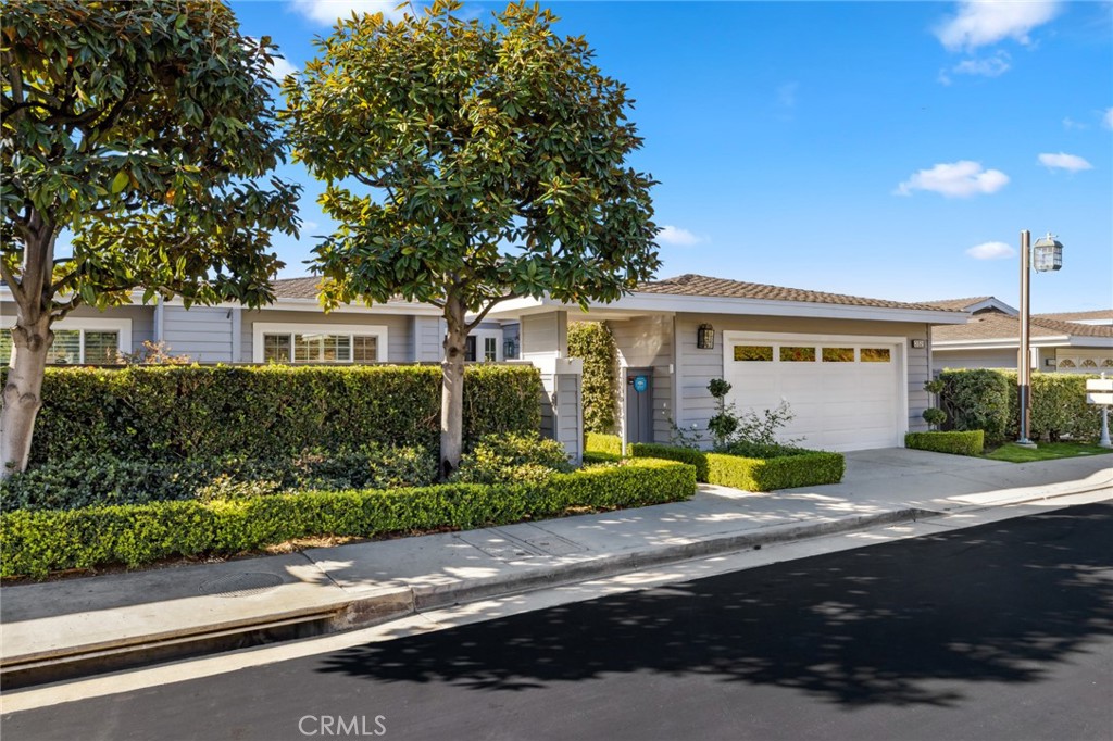 3521 Geranium Avenue 22