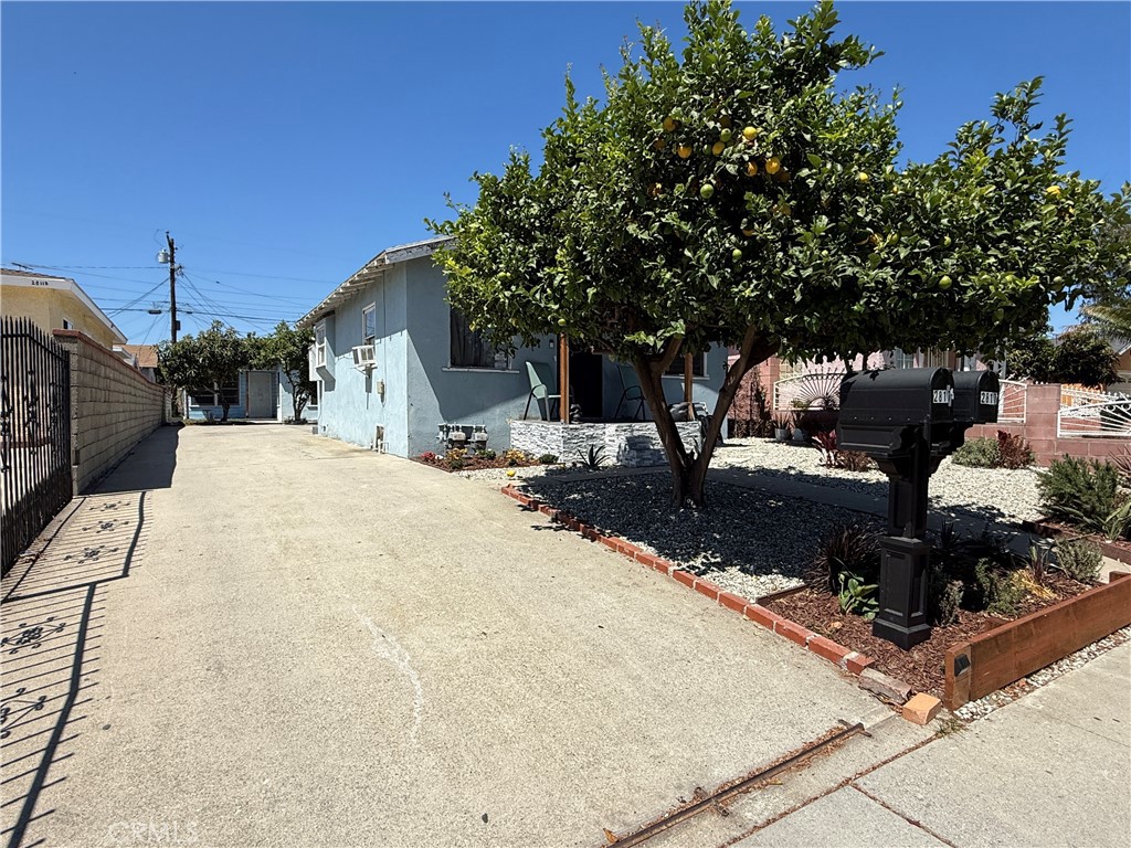 2817 Indiana Avenue