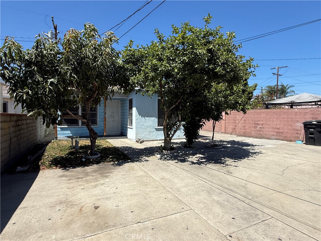 2817 Indiana Avenue