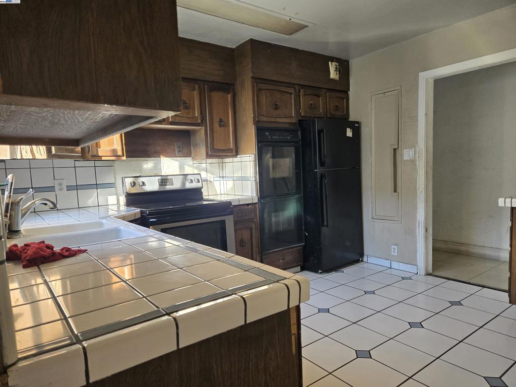 PARKER VILLAS - Residential