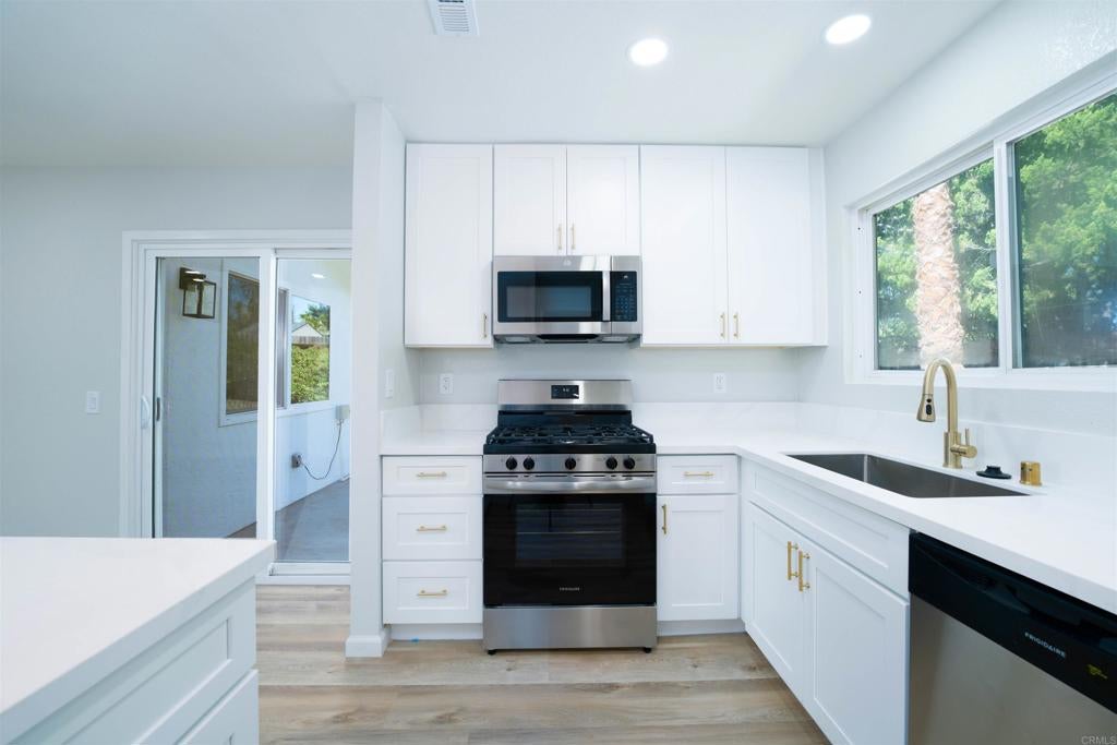 838 Loganberry Court