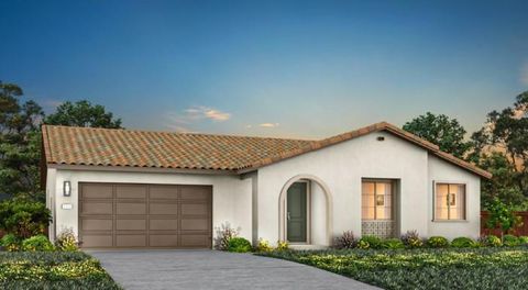 Photo of 141 Toyon Drive, Hollister, CA 95023 (MLS # ML82045952)