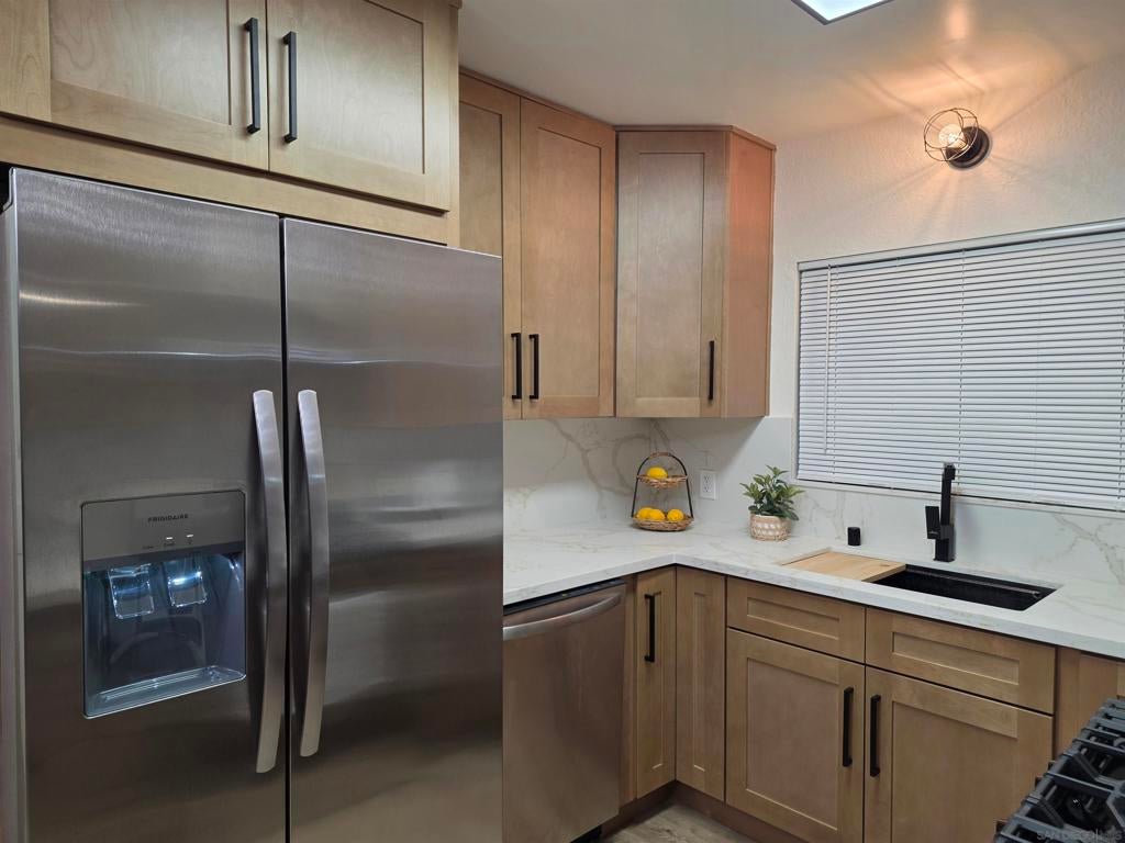 5210 Roswell