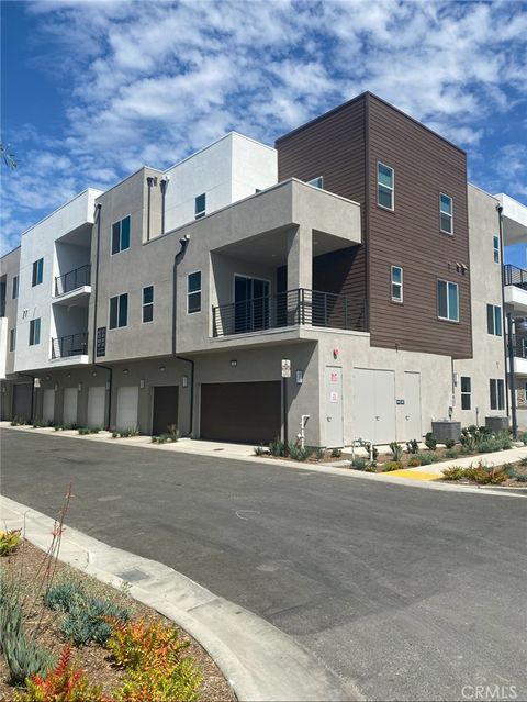 527 Mulligan Irvine CA 92618