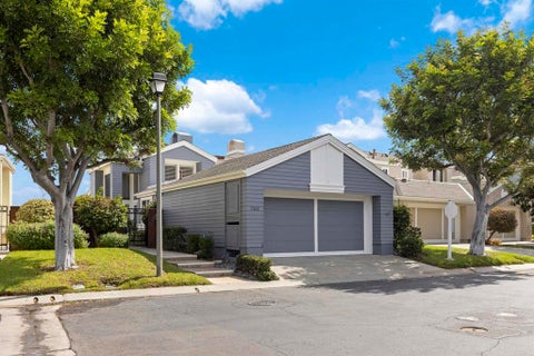 Photo of 7302 Lantana Terrace TER, Carlsbad, CA 92011 (MLS # NDP2609319)
