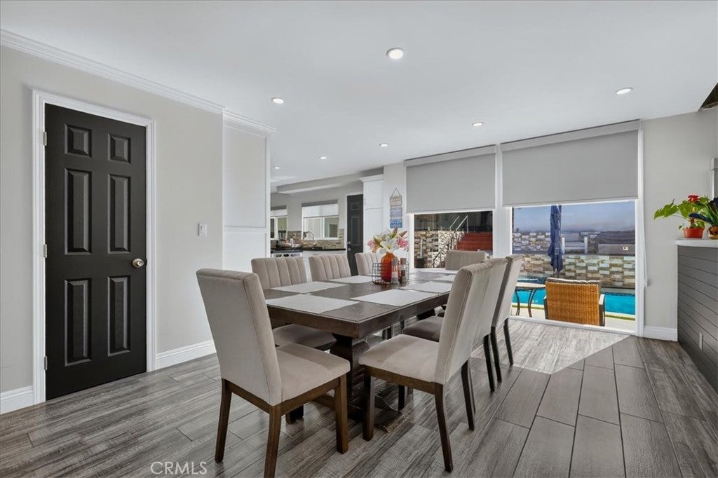 6754 S Garth AVE, Los Angeles CA 90056