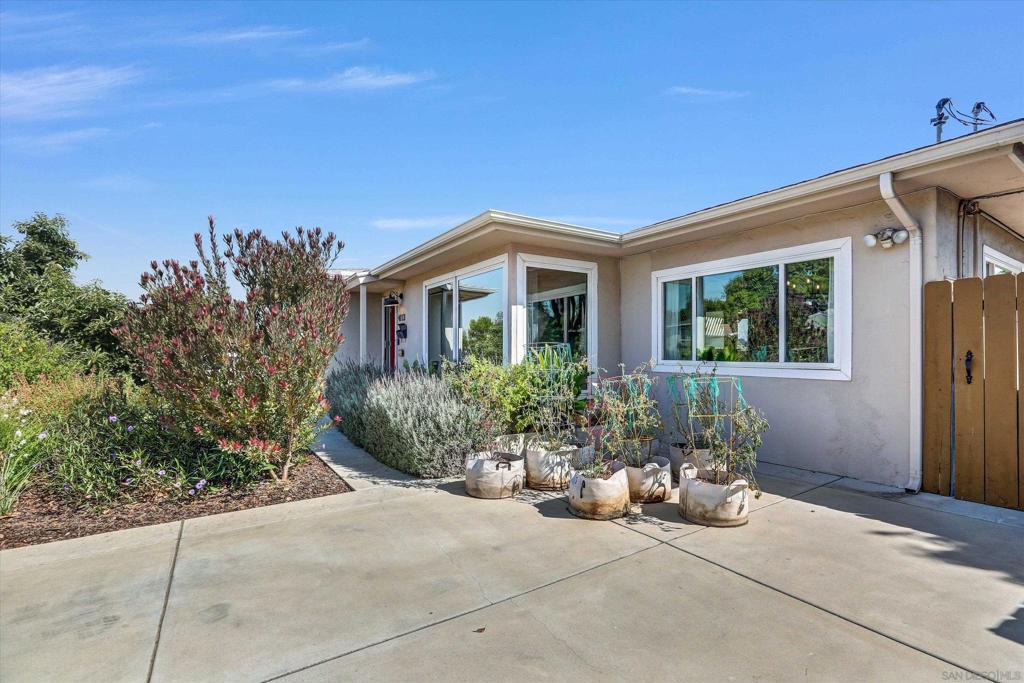 4113 Loma Alta Dr