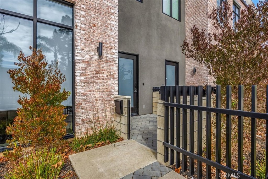 756 W 19th Street B