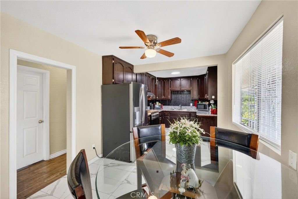 listing image 130725851328410436834