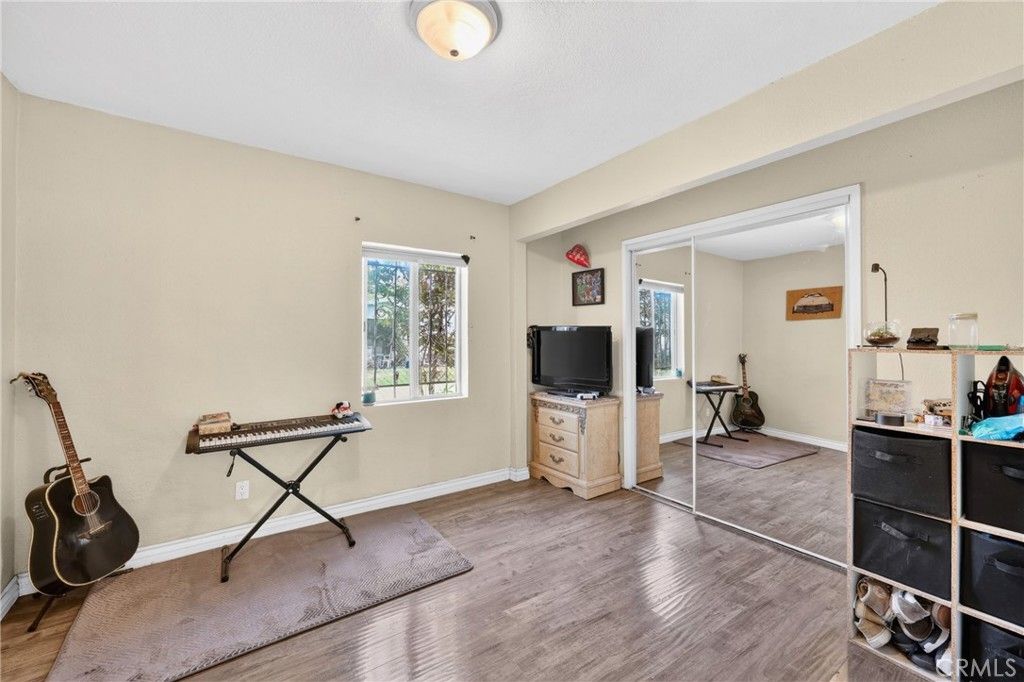 listing image 130727759517036531002