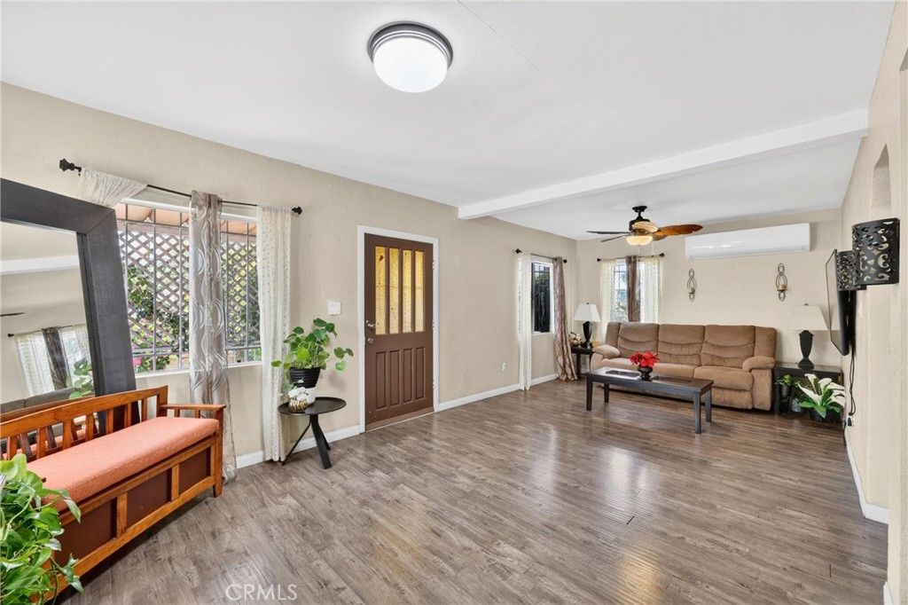 listing image 130727239066296077303