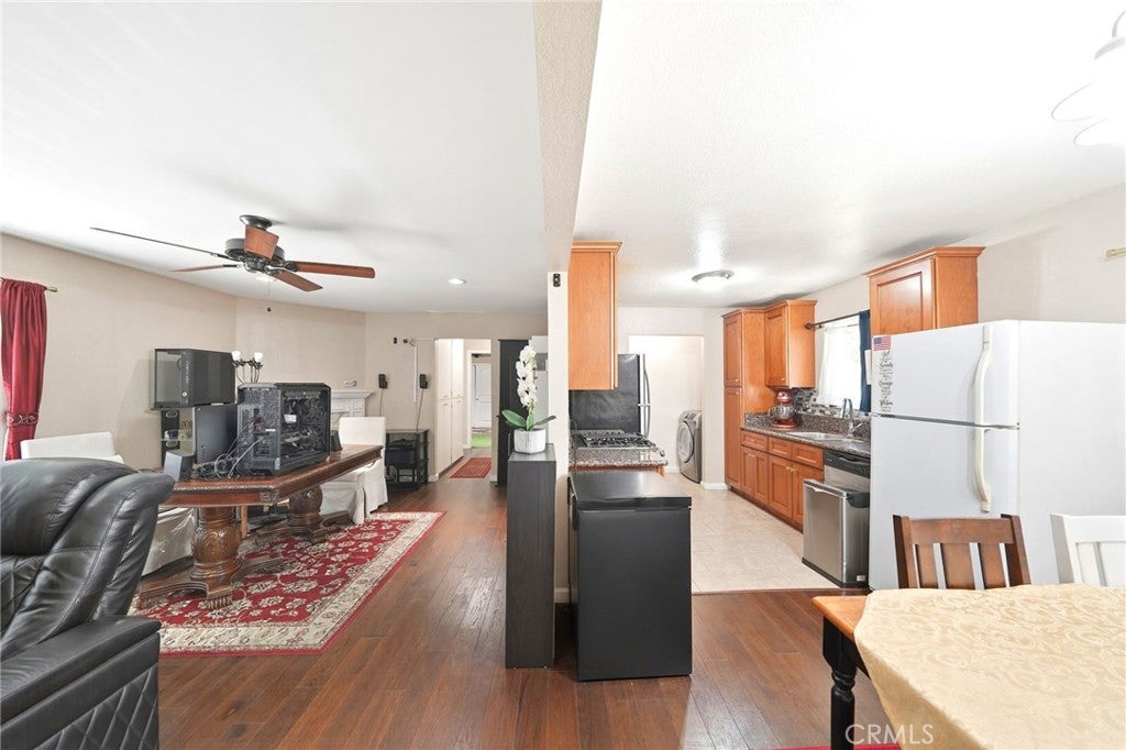 9312 Palm Street 205