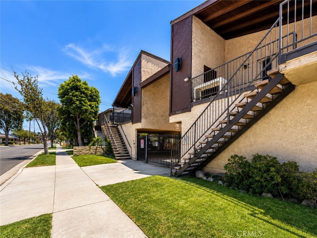 9312 Palm Street 205