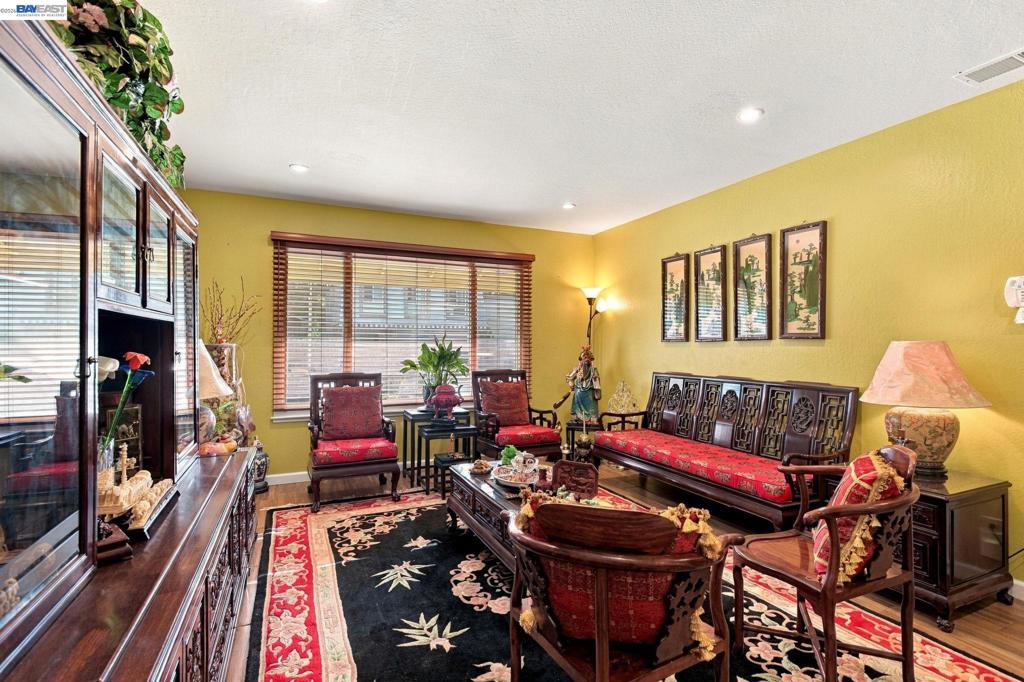 22 John Glenn Cir