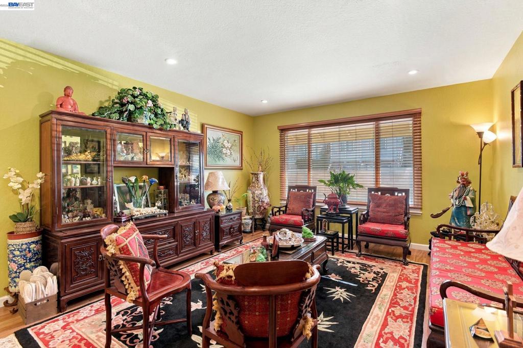 22 John Glenn Cir