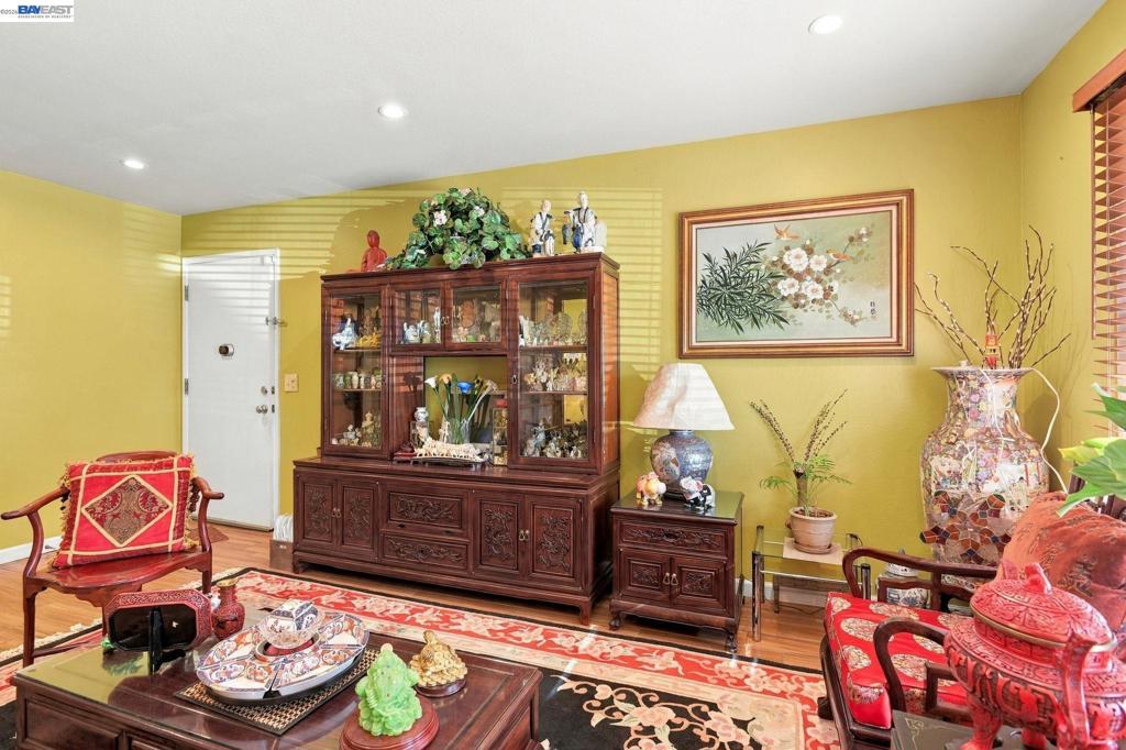 22 John Glenn Cir