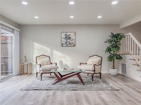 Photo of 12302 Runnymede Street #4, North Hollywood, CA 91605 (MLS # SR26015221)